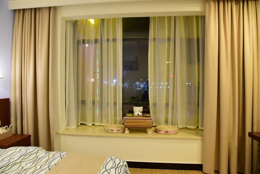 Фото Happy Journey Hotel