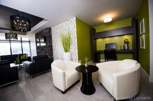 Гостиница V Hotel & Suites в Монктоне