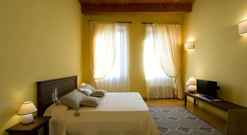 Фото Piazza Azuni 18 Guest House