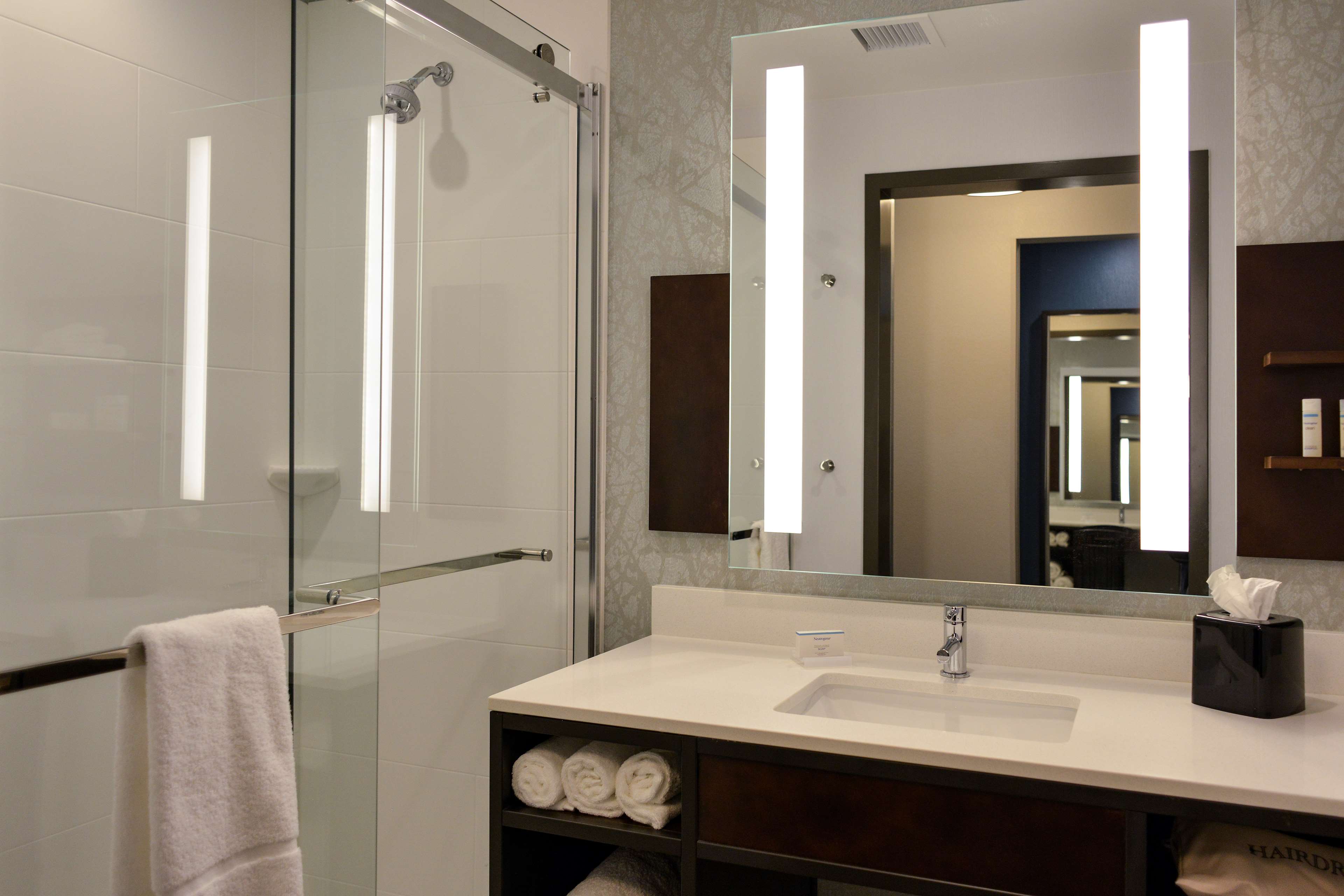 Фото Hilton Garden Inn Louisville Mall of St. Matthews