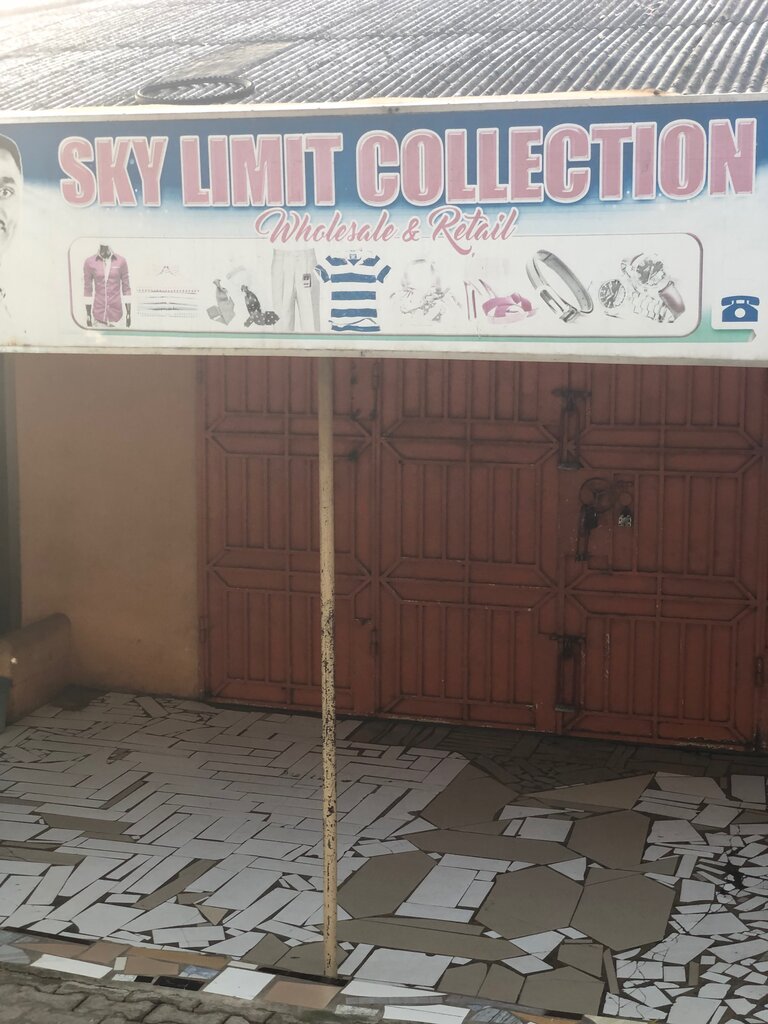 Clothing store Sky Limit Collection, Accra, photo