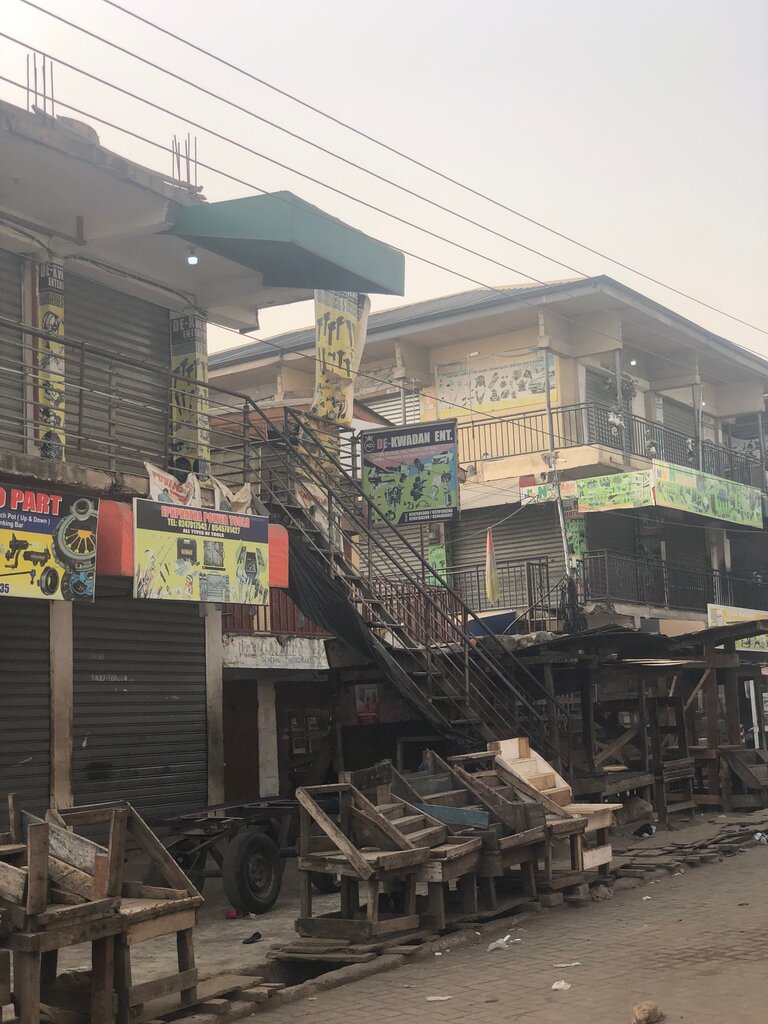Auto parts and auto goods store De Kwadan Ent, Accra, photo