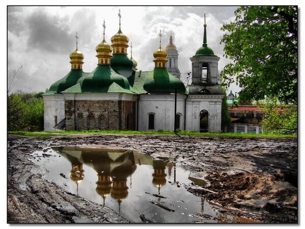 Лаврская улица киев