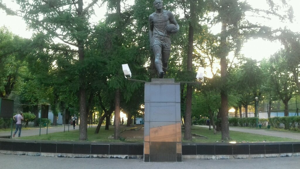 Genre sculpture Памятник Э. А. Стрельцову, Moscow, photo