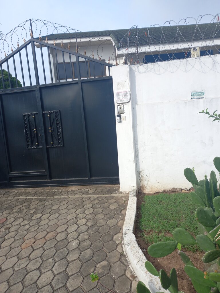 Medical center, clinic Naz'rene Clinic & Skincare, Accra, photo