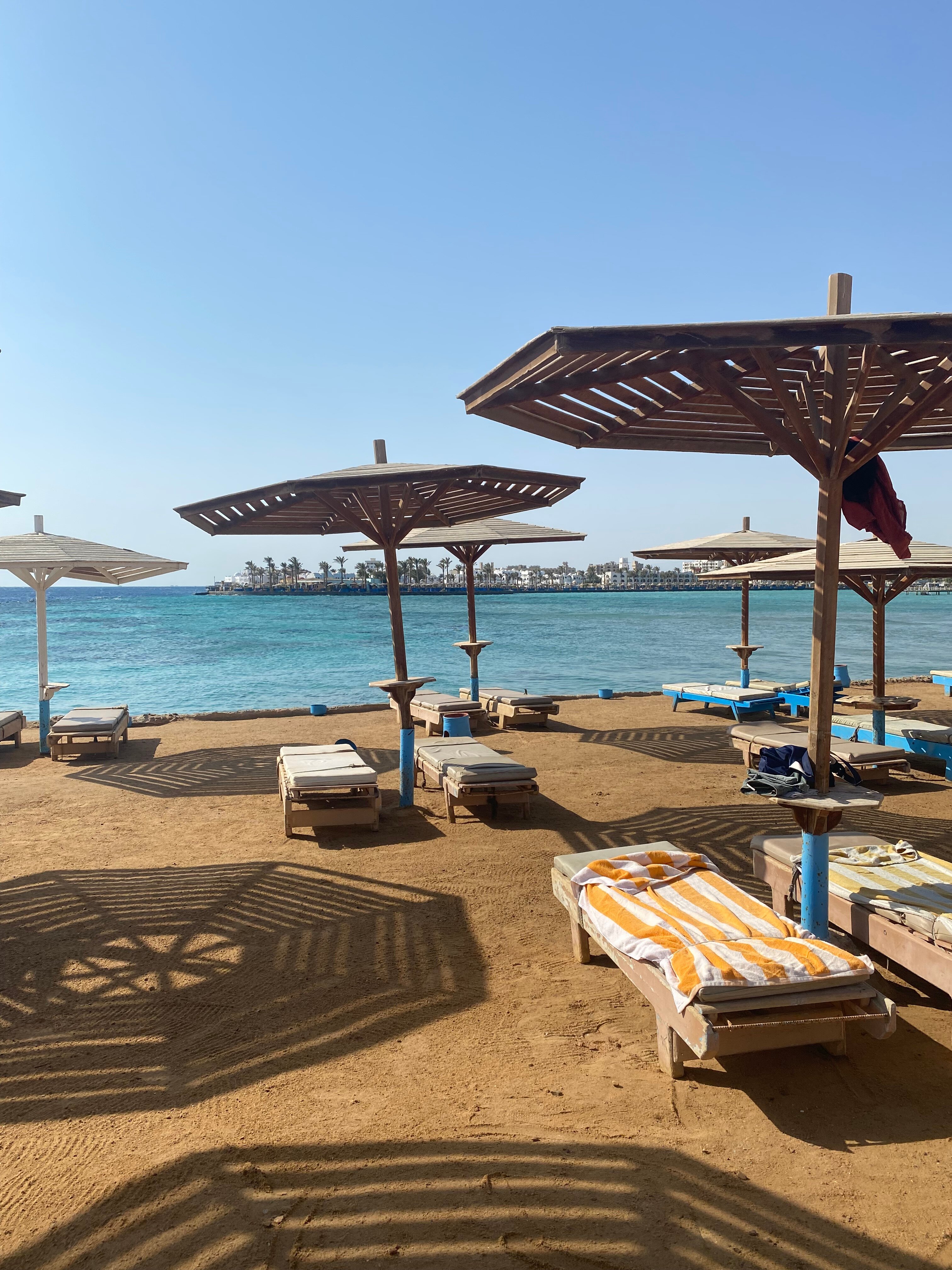 Фото Eagles Downtown Zahabia & Beach Resort