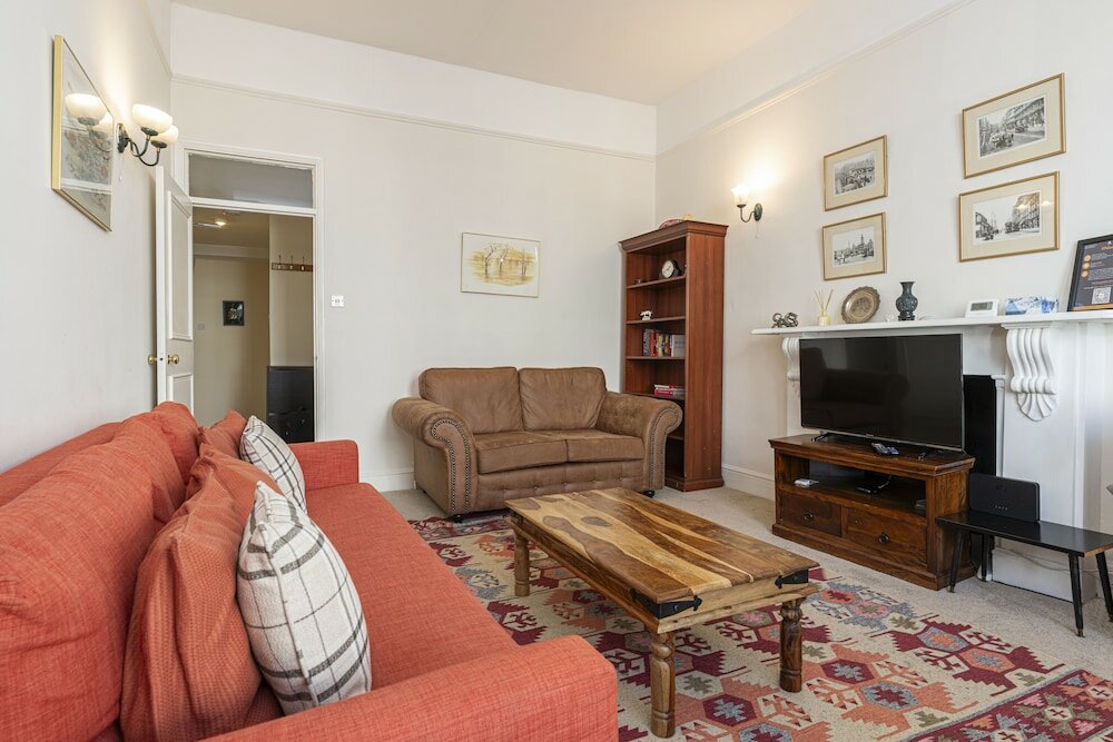 Фото Altido Charming 1 Bed Flat, Sleeps 4