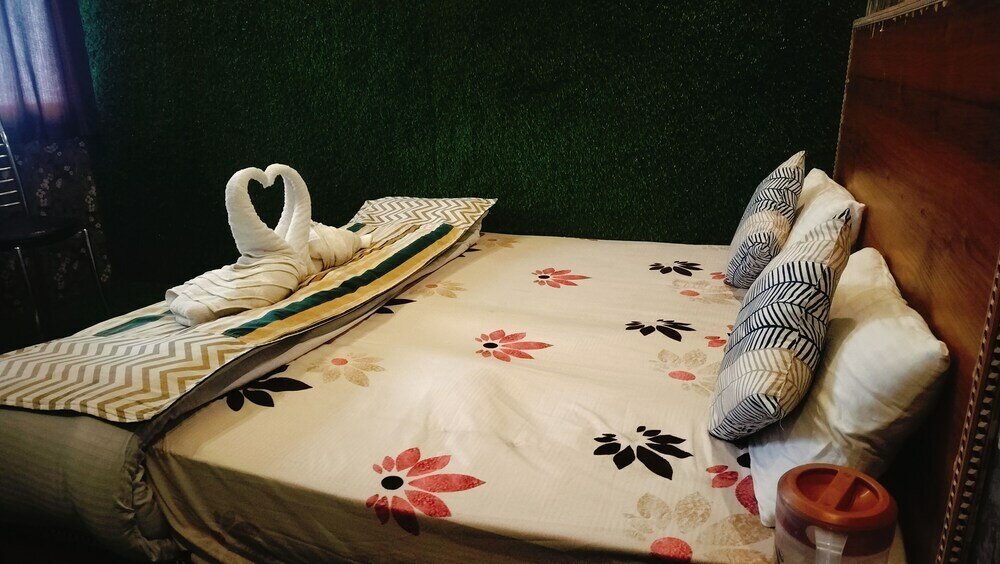 Фото Hotel Nirbana Heights