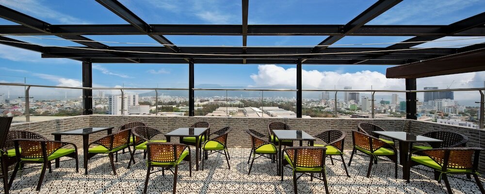 Фото Roliva Hotel & Apartment Danang