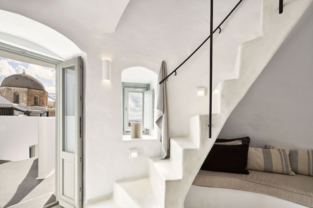 Фото Charisma Suites