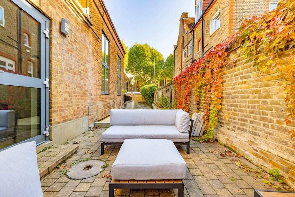 Фото The Clapham - Captivating 2bdr With Garden & Parking