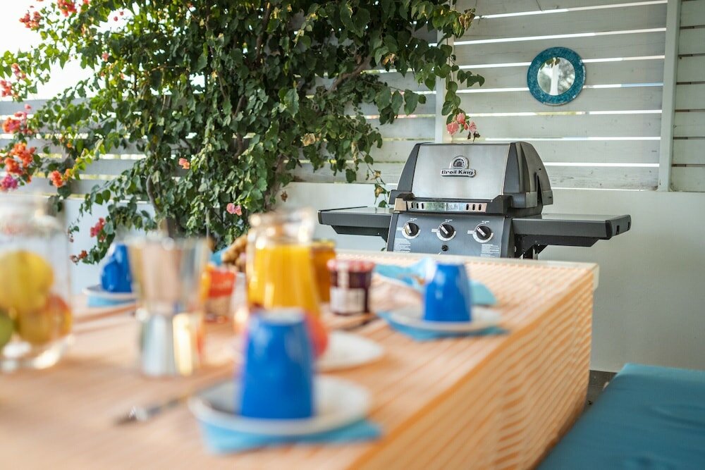 Фото Seabreeze Villa - with Jacuzzi & heated pool