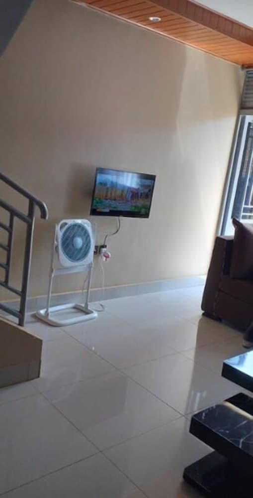 Фото The Crib Serviced