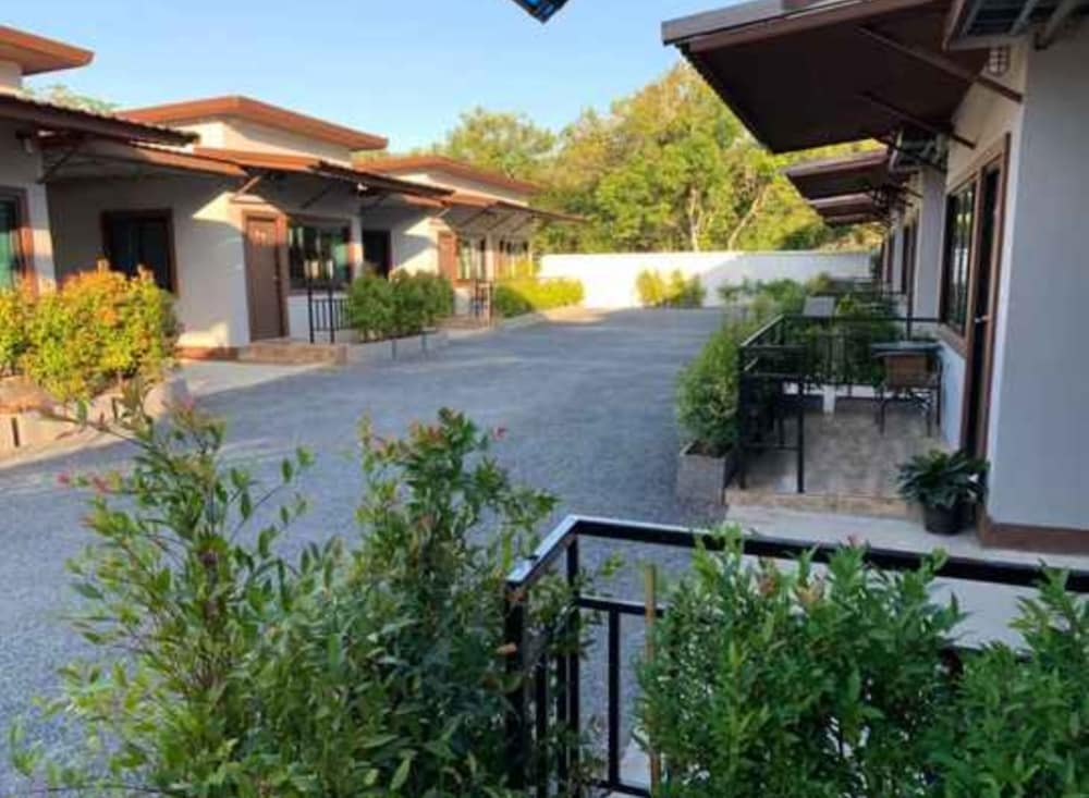 Фото Thalang Resort