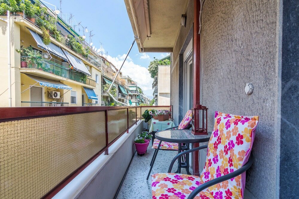 Фото Adorable 2 Bedrooms Apartment in Athens