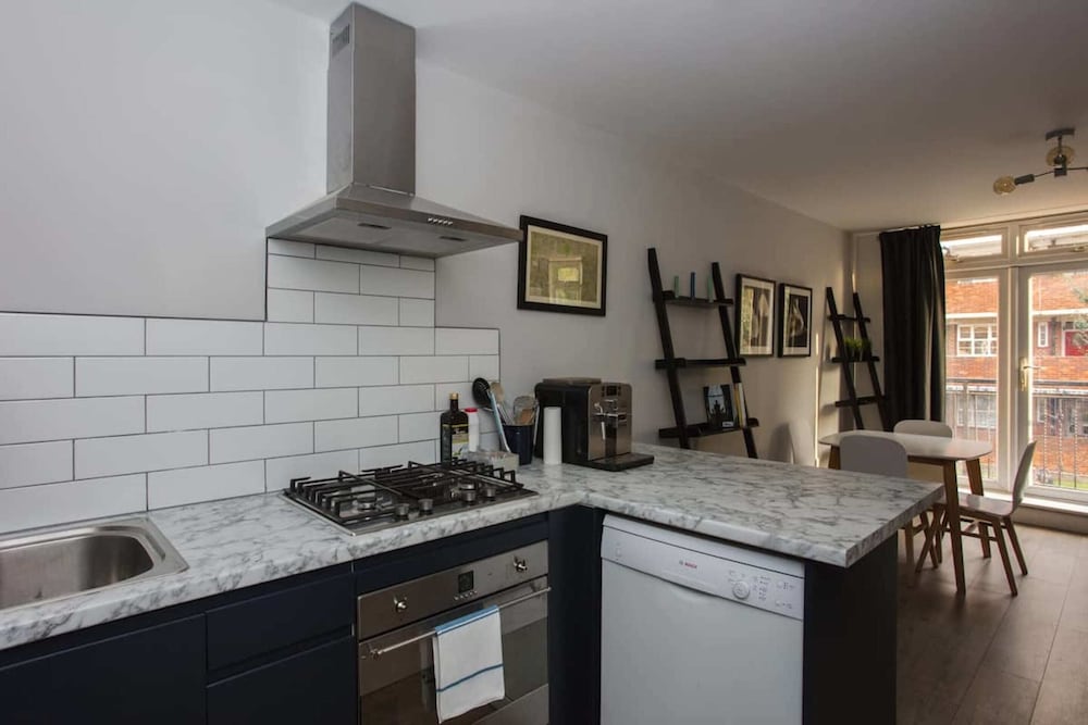 Фото Lovely 2 Bedroom Flat Near Whitechapel Station