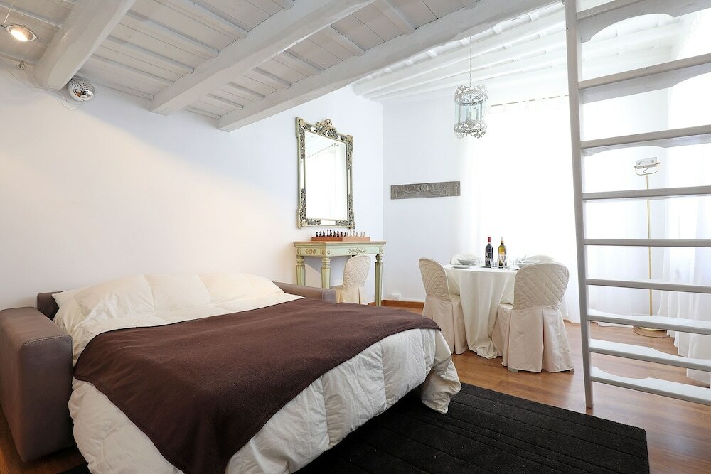 Фото Monserrato Apartment