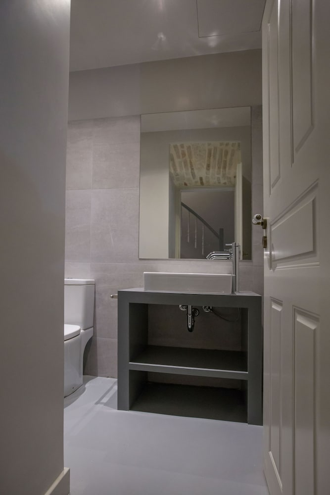 Фото Sophisticated Apartment in Syntagma by Ghh