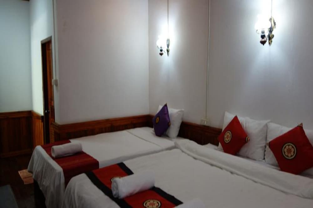 Фото Namkhan Riverside Hotel