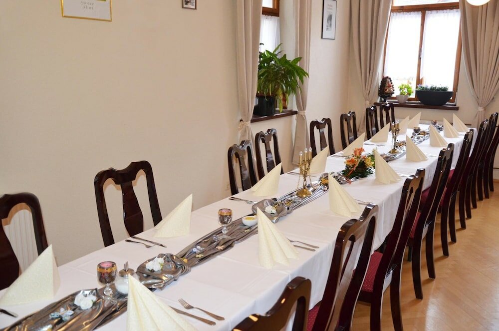 Фото Hotel Restaurant Zur Hallenburg