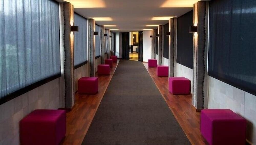 Фото Van der Valk Hotel Nazareth - Gent