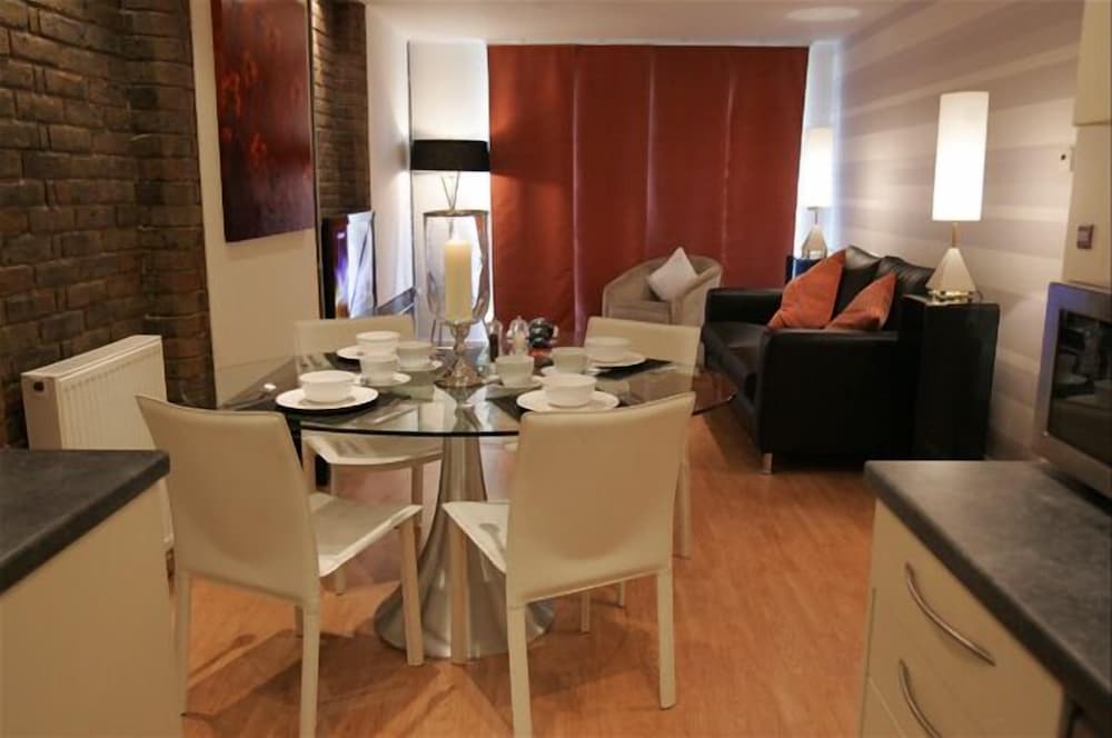 Фото Chelmsford Serviced Apartments