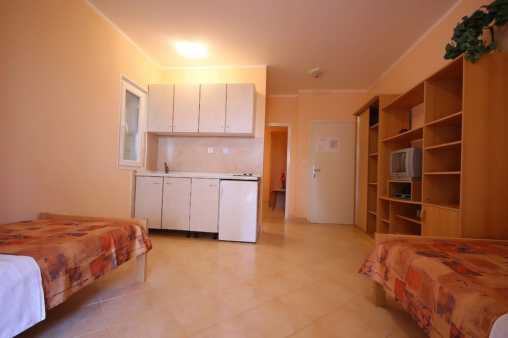 Фото Dino - Apartments With hot tub - A2