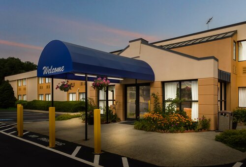 Гостиница SureStay Plus Hotel by Best Western Smithfield в Штате Род-Айленд