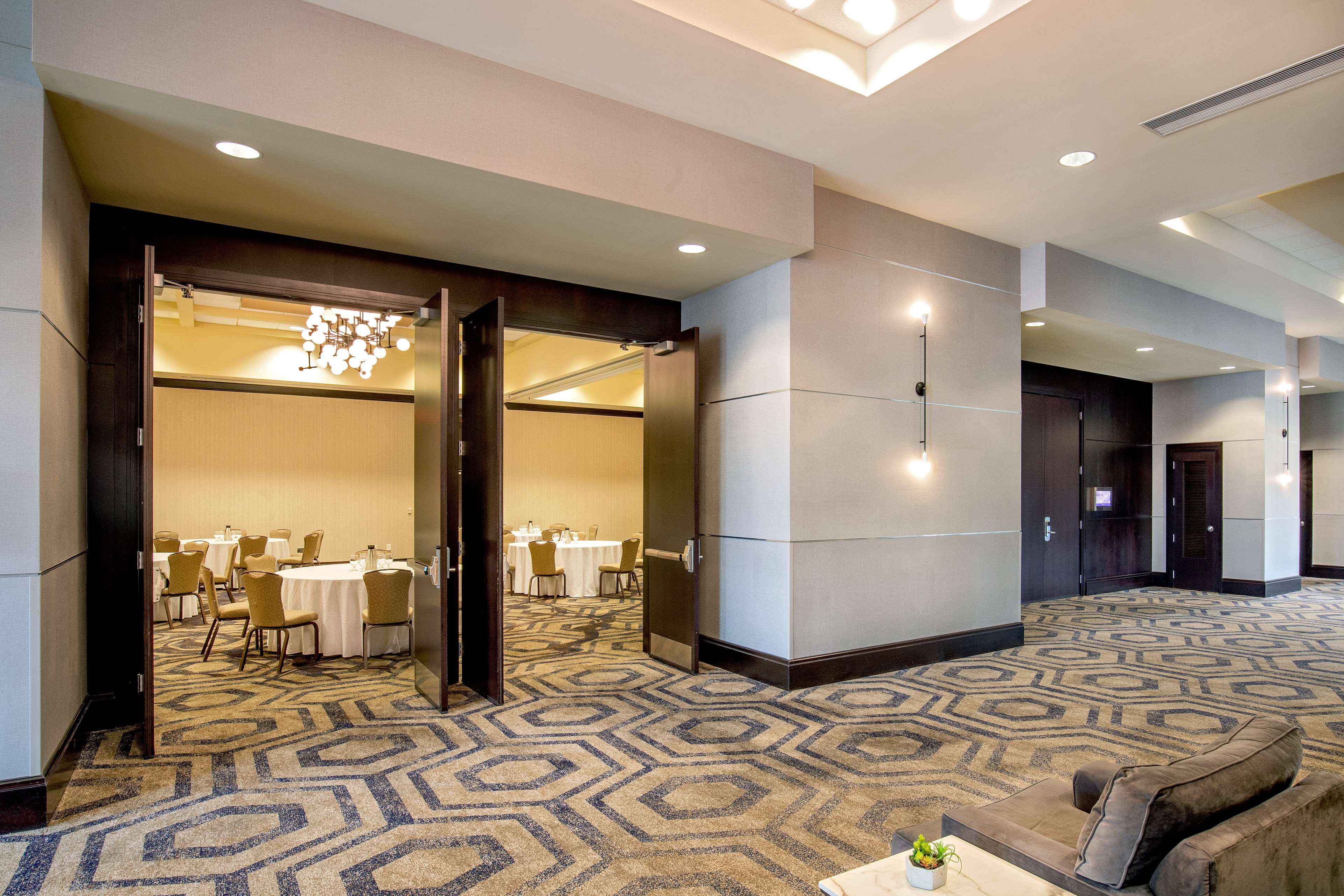 Фото Hilton Columbus/Polaris