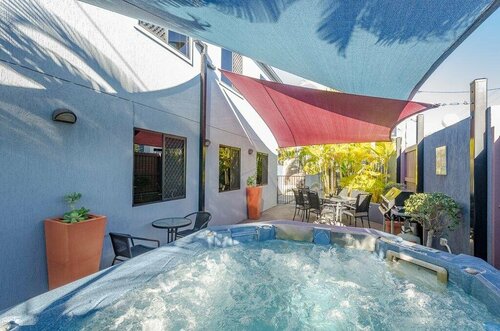 Гостиница Xenia Central Studio Accommodation в Гладстоне