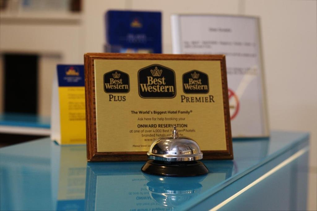 Фото Best Western Regency Suites Hotel