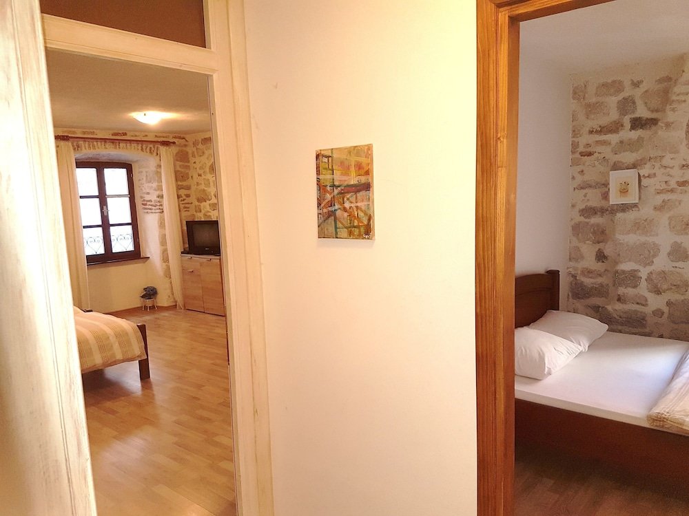 Фото Apartments Historic Stone House