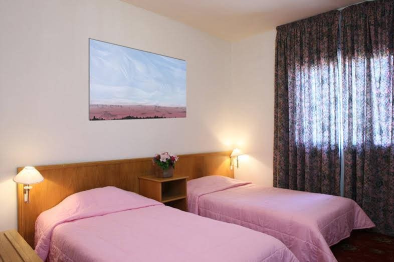 Фото Zoukotel Hotel