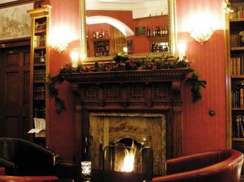 Фото Castle Venlaw Hotel