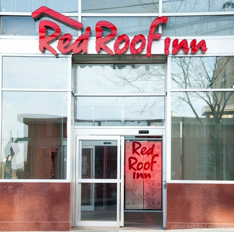 Гостиница Red Roof Inn Flushing New York - LaGuardia Airport в Нью-Йорке