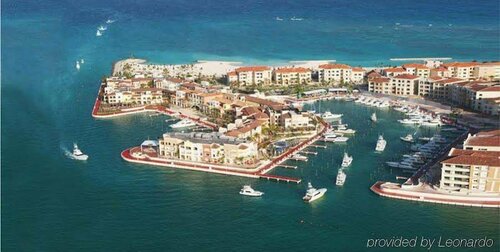 Гостиница Aquamarina Luxury Residences