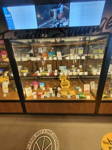 elfbar nachfüll pod läuft aus Muse Vape, 803 S Belt Hwy, Ste C, Saint Joseph, MO 64507, US main image 1