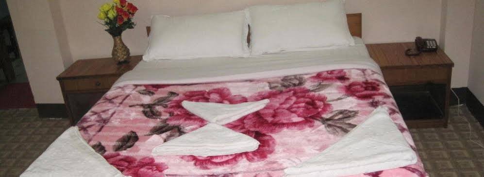 Фото Festoon Hotel