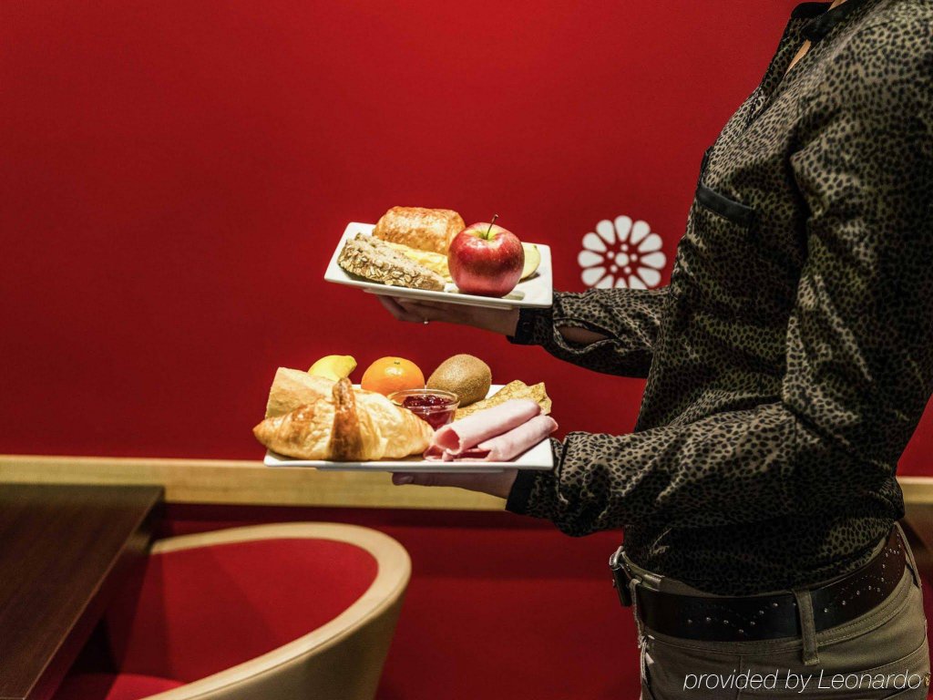 Фото Ibis Paris Montmartre Sacré-Coeur