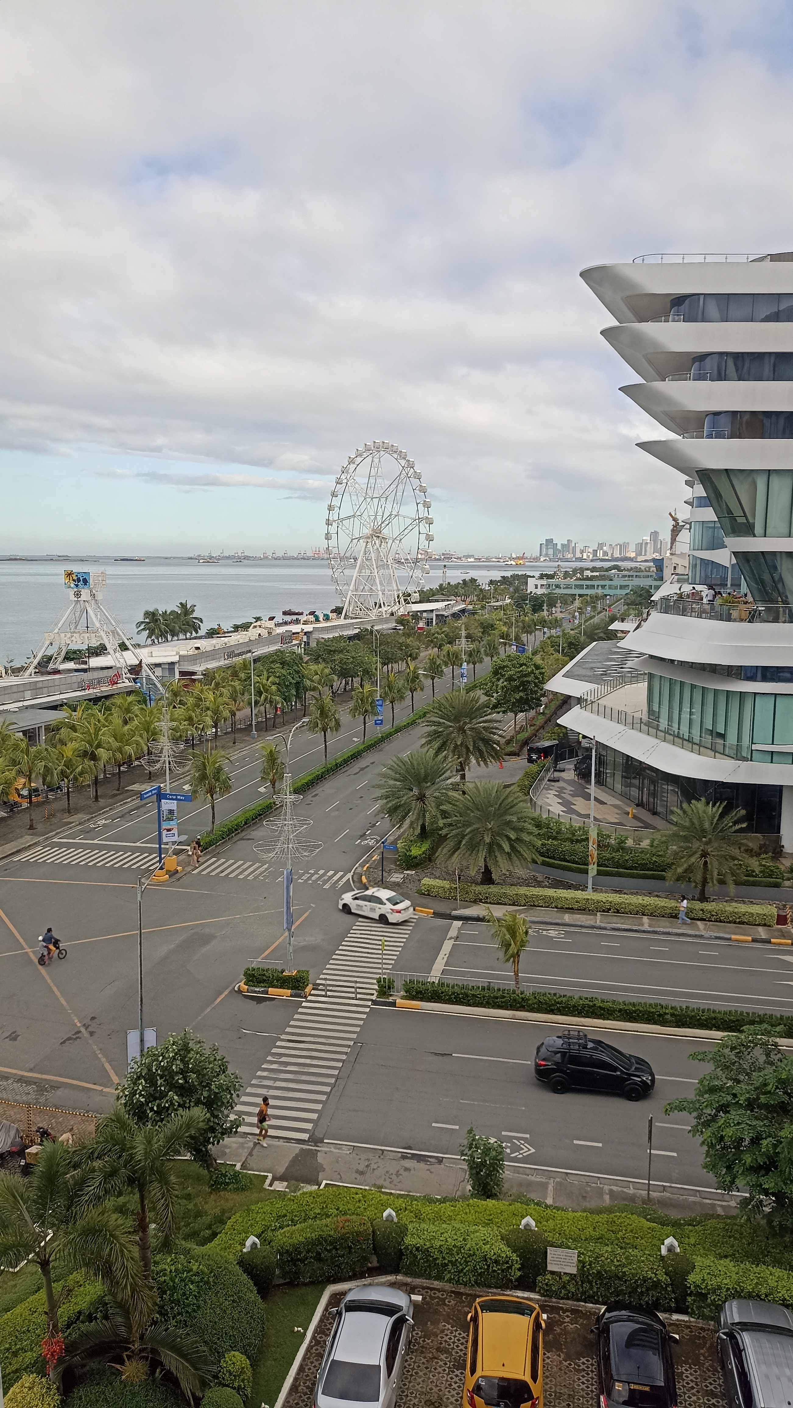 Фото Microtel by Wyndham Mall of Asia