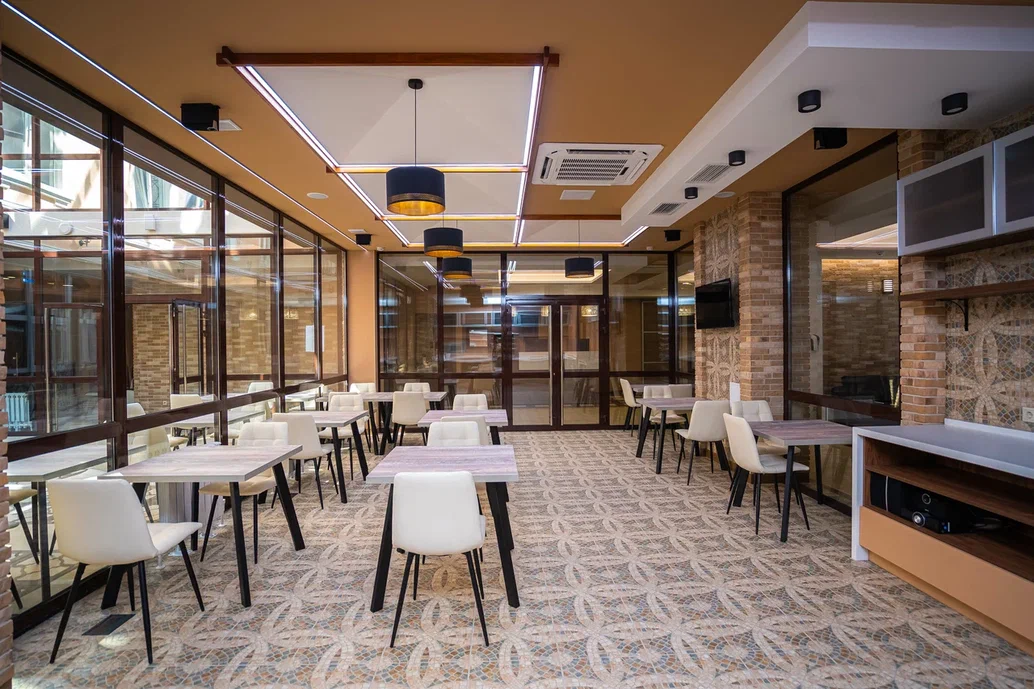 Фото отеля 2