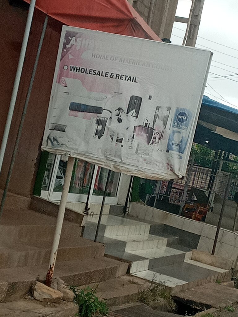 Perfume and cosmetics shop Ashys home of American cosmetics, Accra, photo