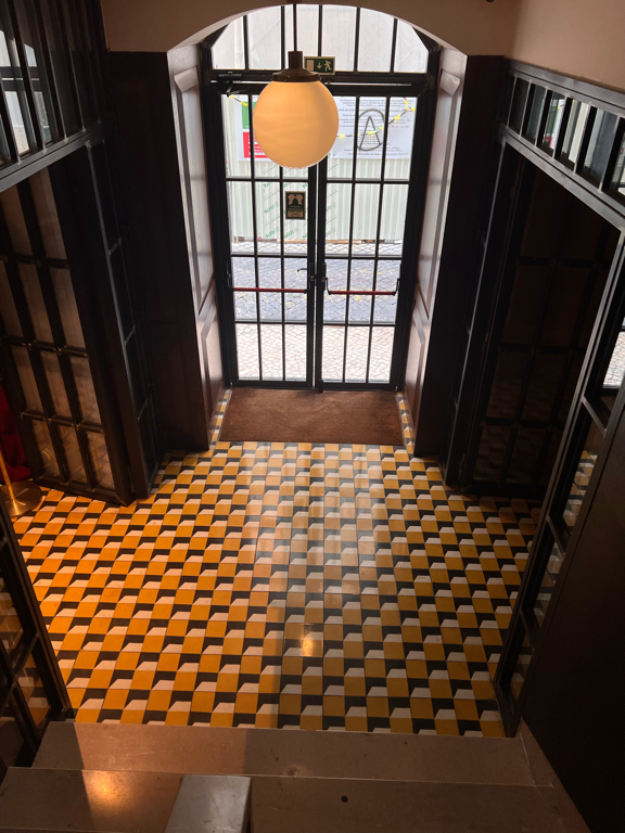 Фото Brown's Central Hotel