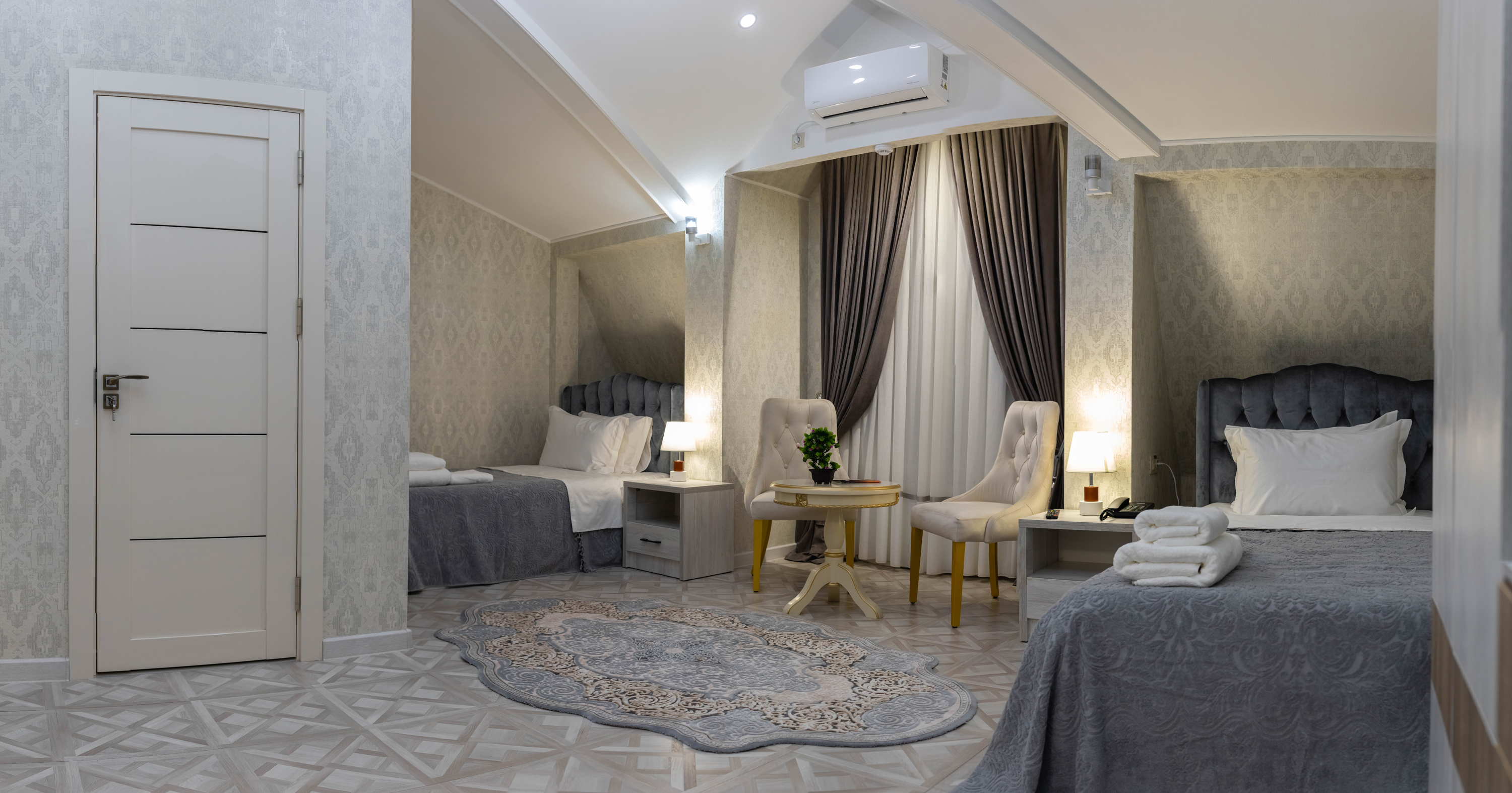 Фото Renaissance Boutique Hotel