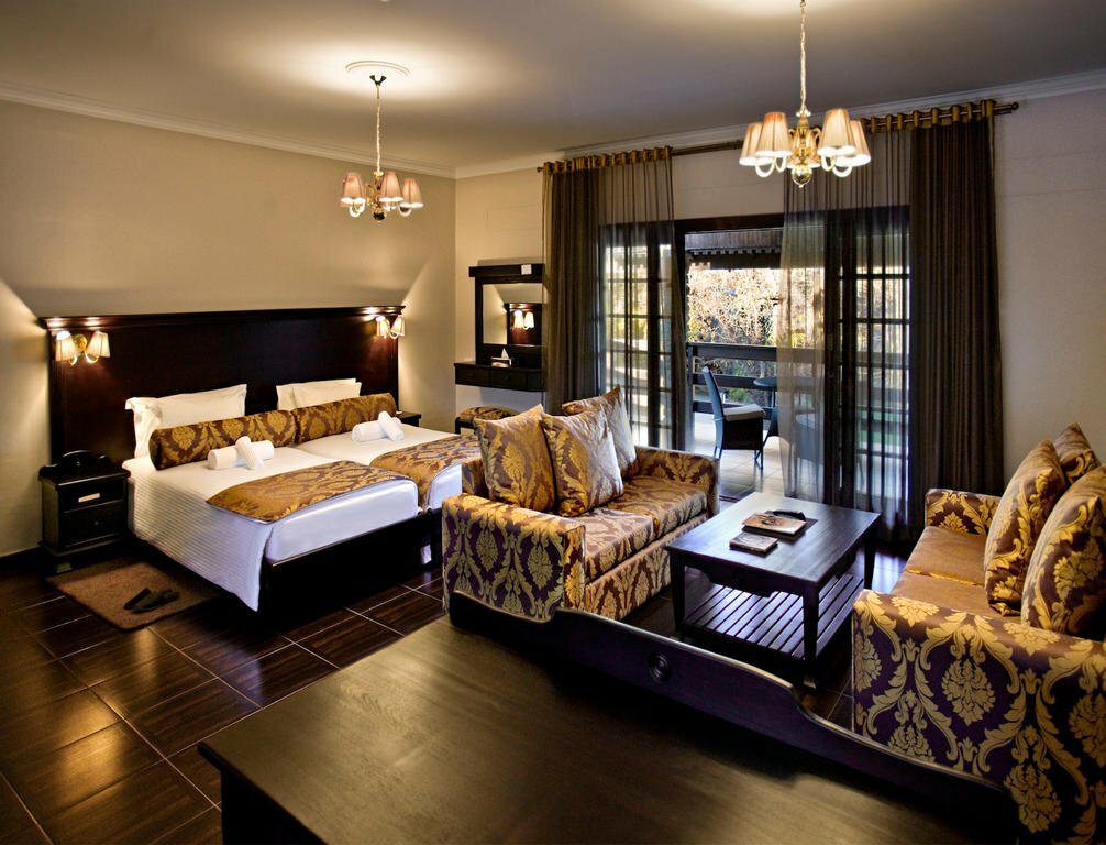 Hotel Midgard, Earth, photo