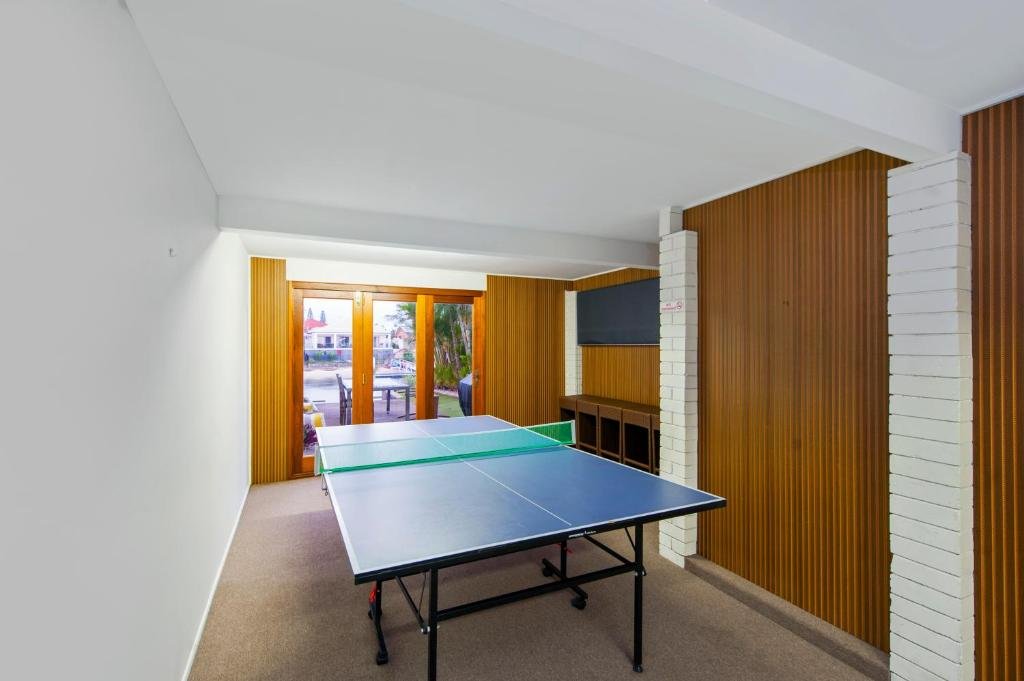 Фото The Villa-Whole House 6 Bedrooms 3 Bathrooms