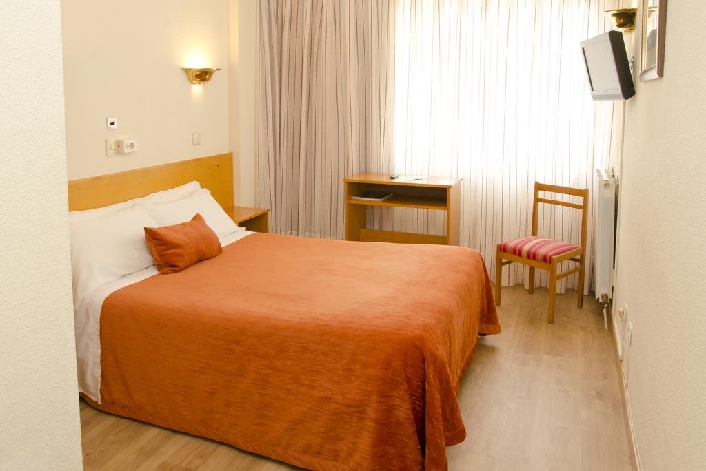 Фото Hotel Colon 27