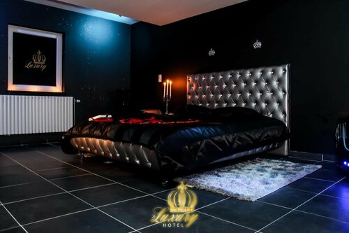 Гостиница Le Luxury в Шарлеруа