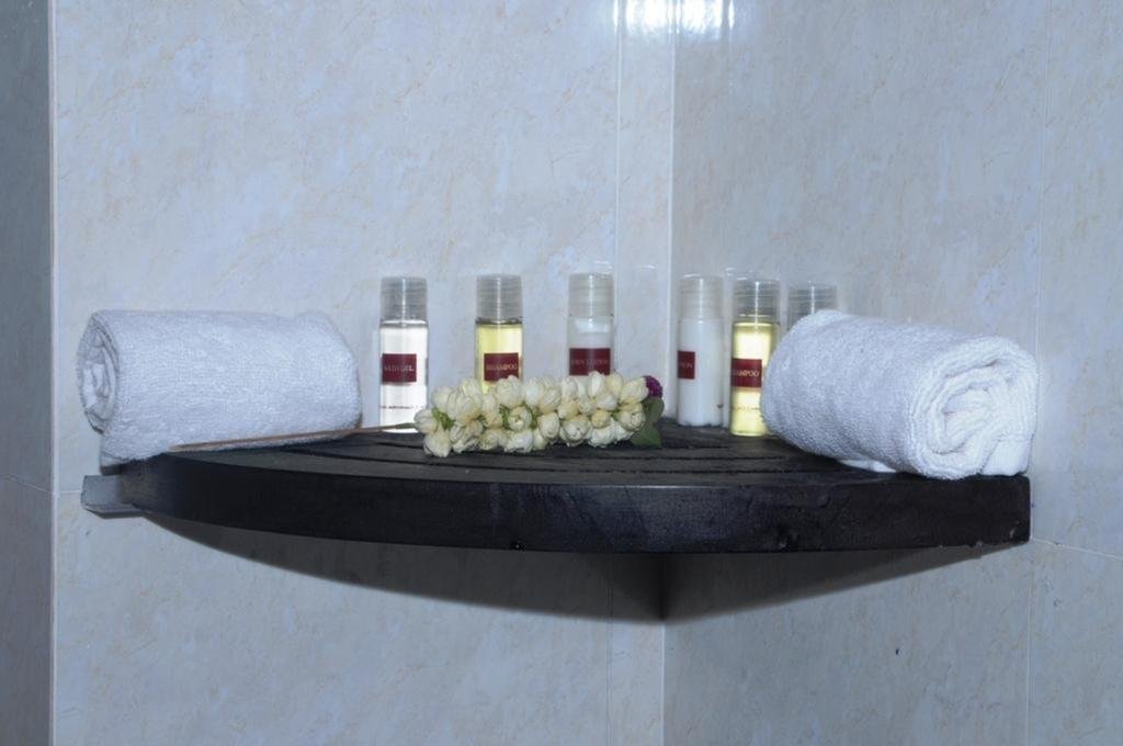 Фото Kampot Riverside Hotel