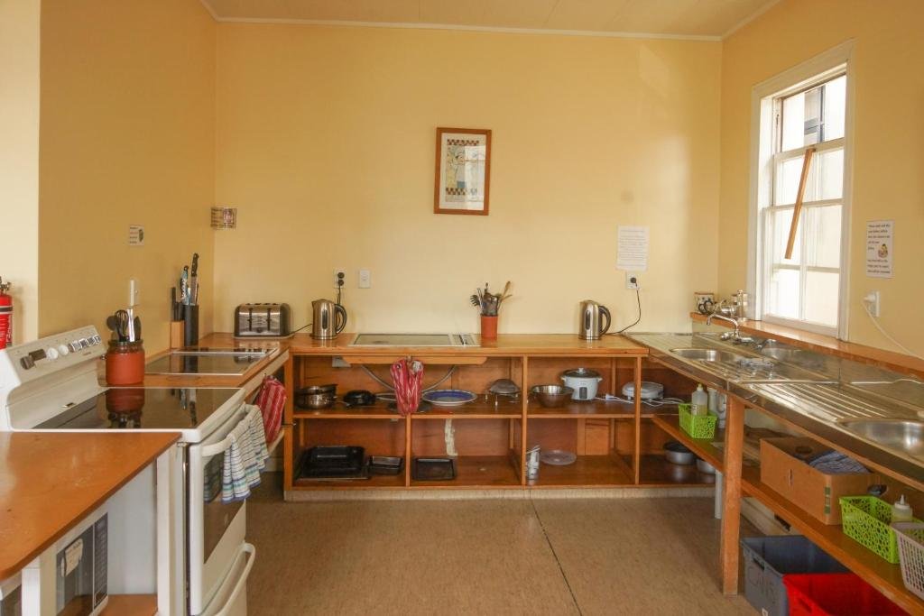 Фото Empire Hotel Backpackers